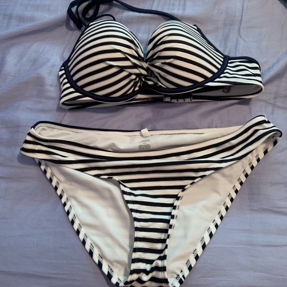 American Eagle bathing suit - Picture 1 of 4